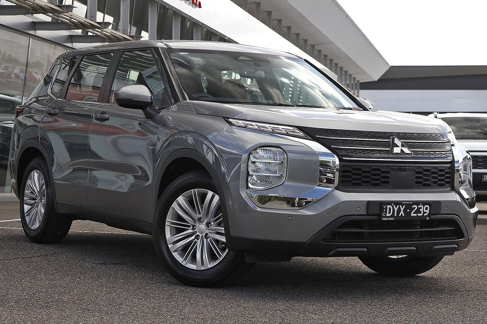 Mitsubishi Outlander image 1