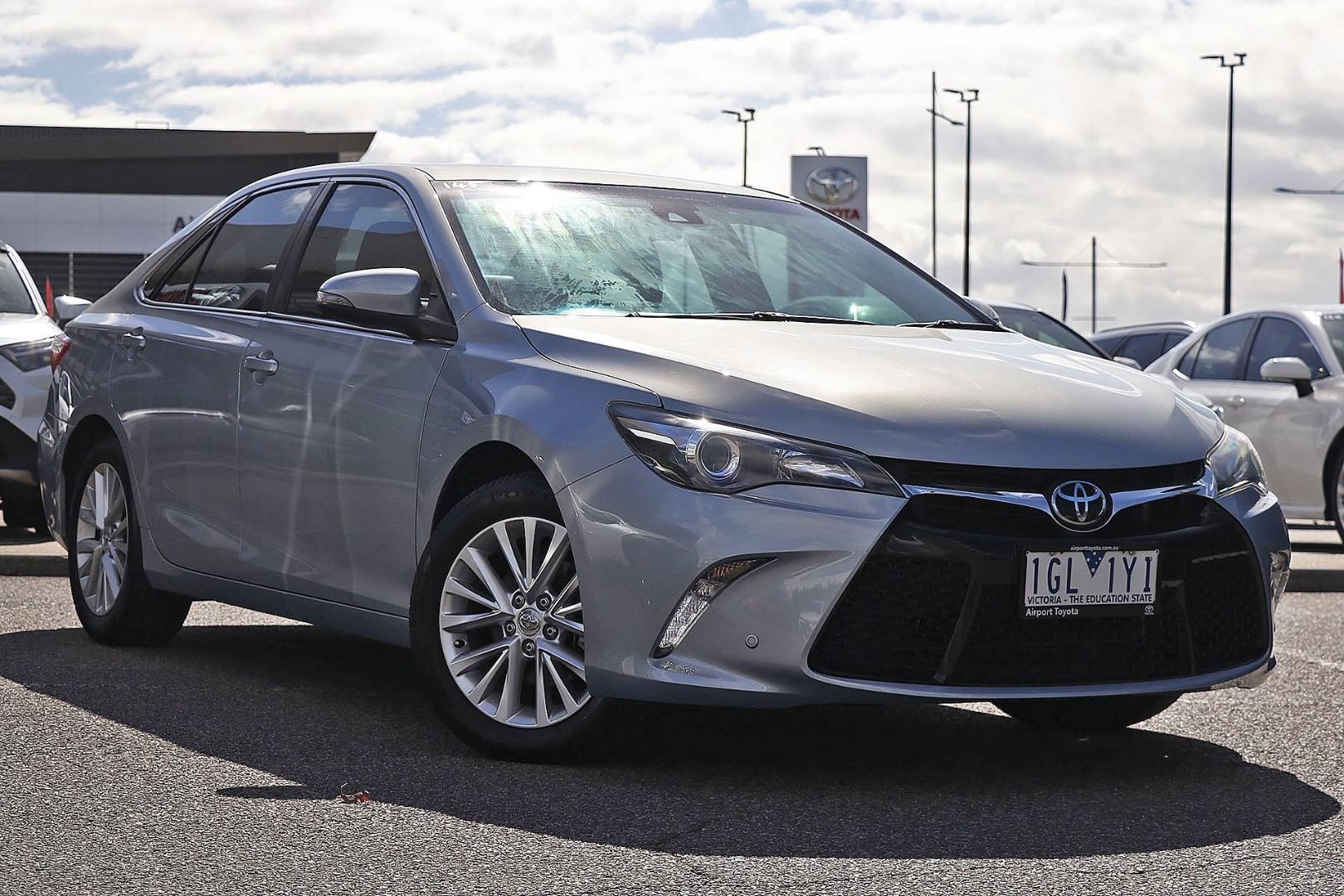 Toyota Camry image 1