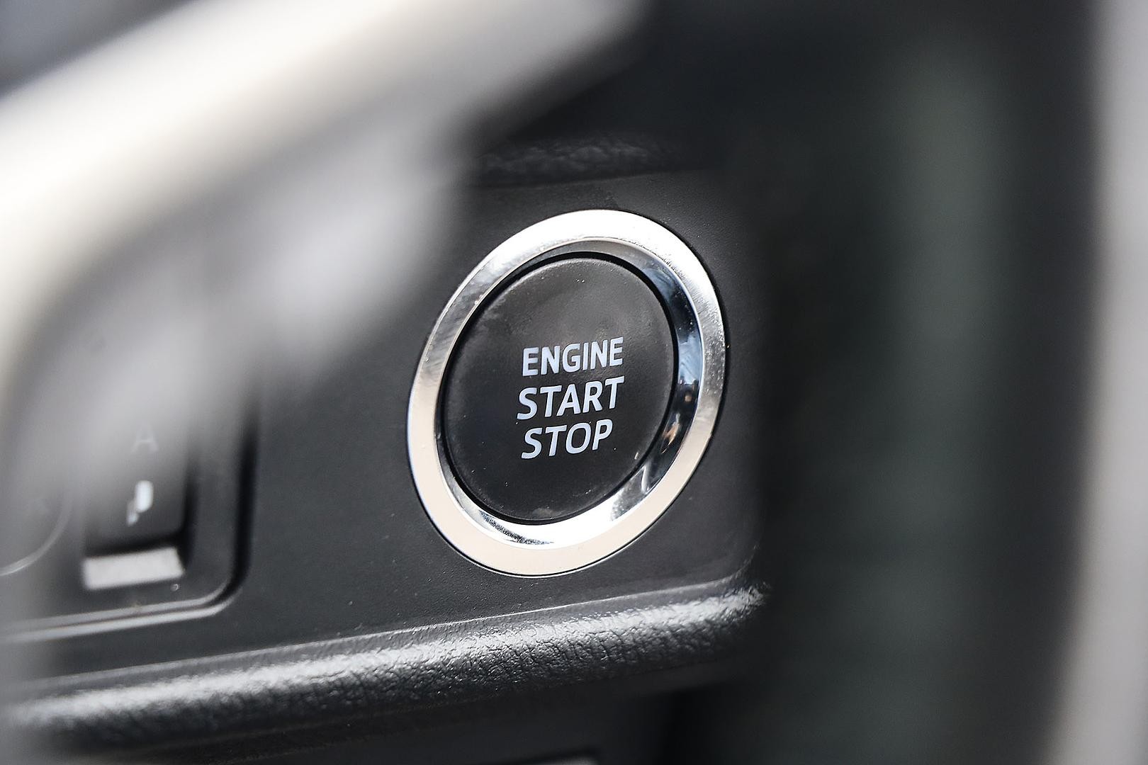 Toyota Landcruiser Prado image 3