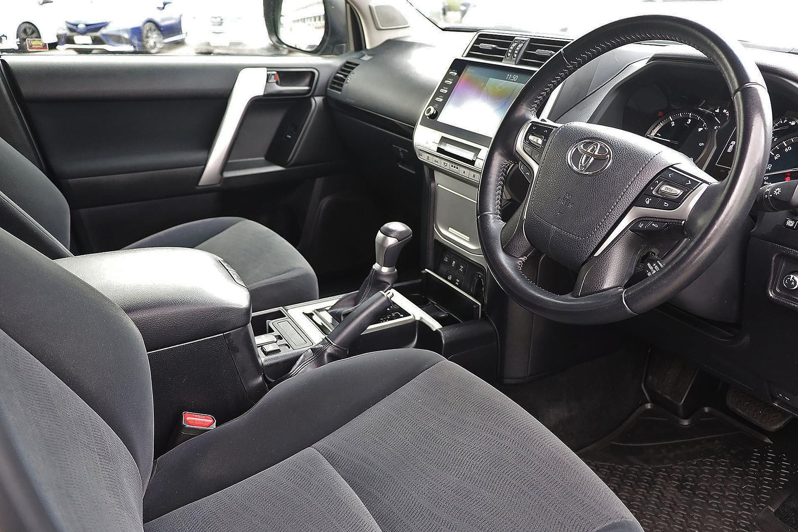 Toyota Landcruiser Prado image 1