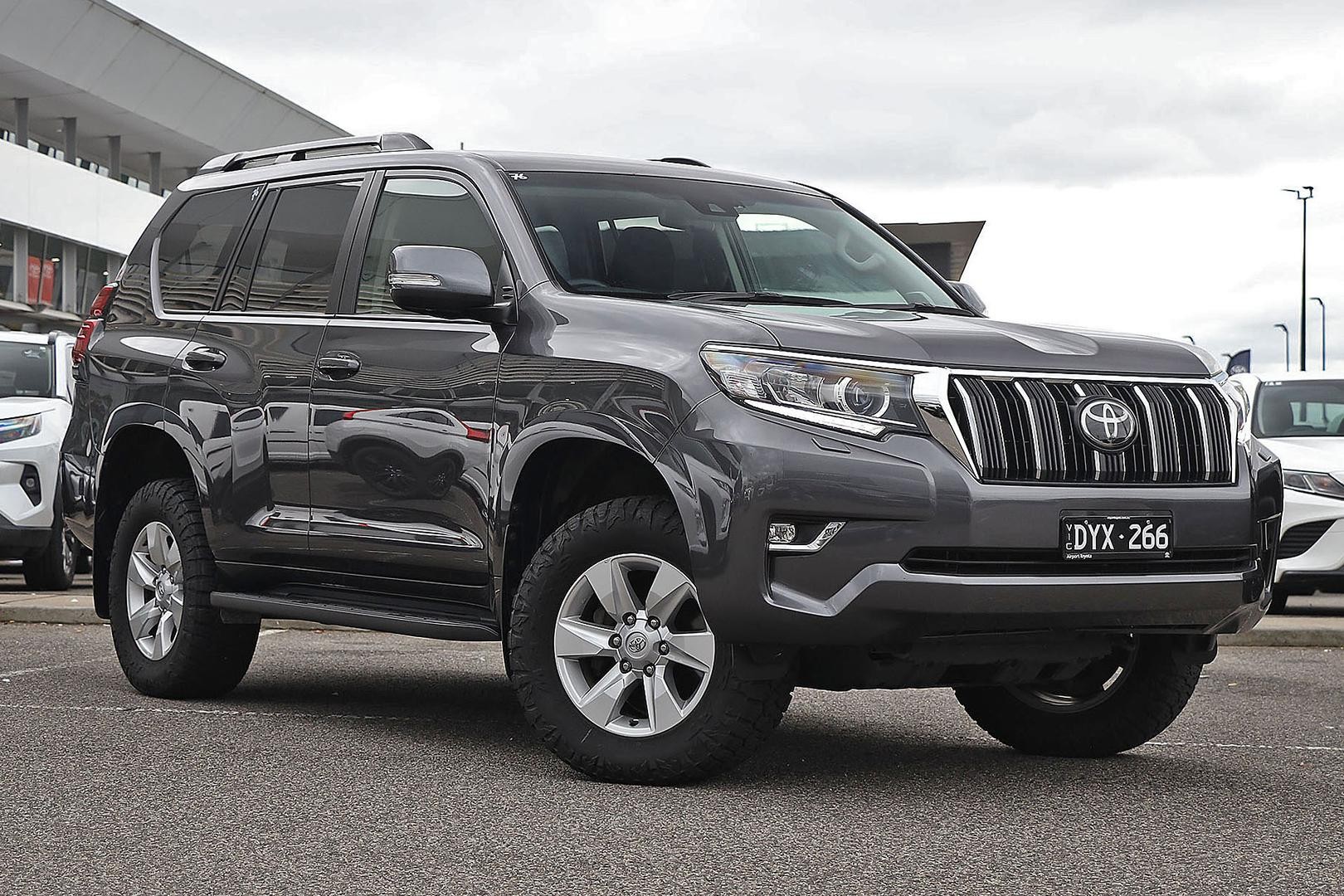 Toyota Landcruiser Prado image 1