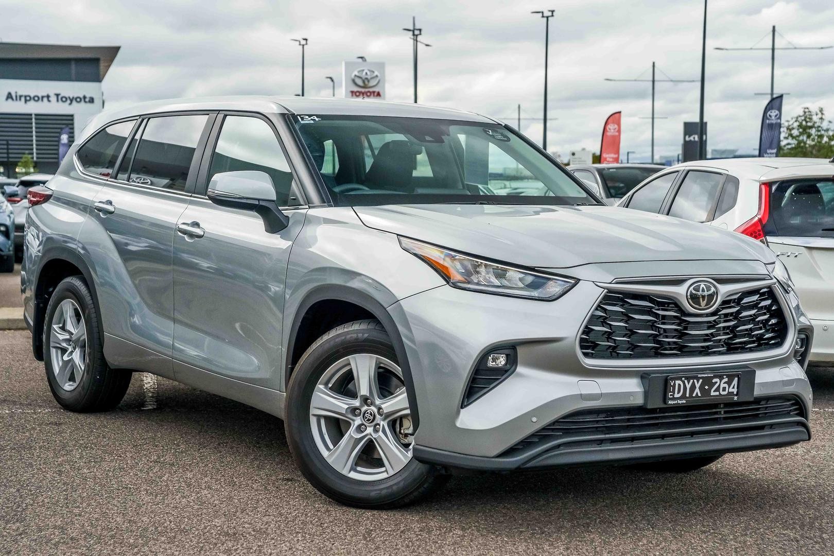 Toyota Kluger image 1