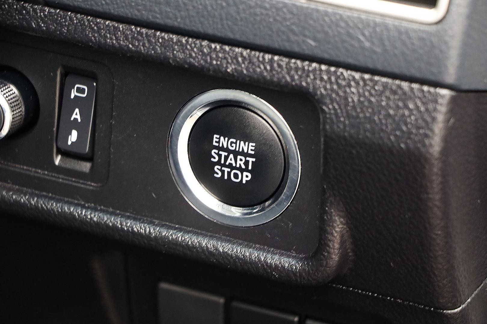 Toyota Landcruiser Prado image 3