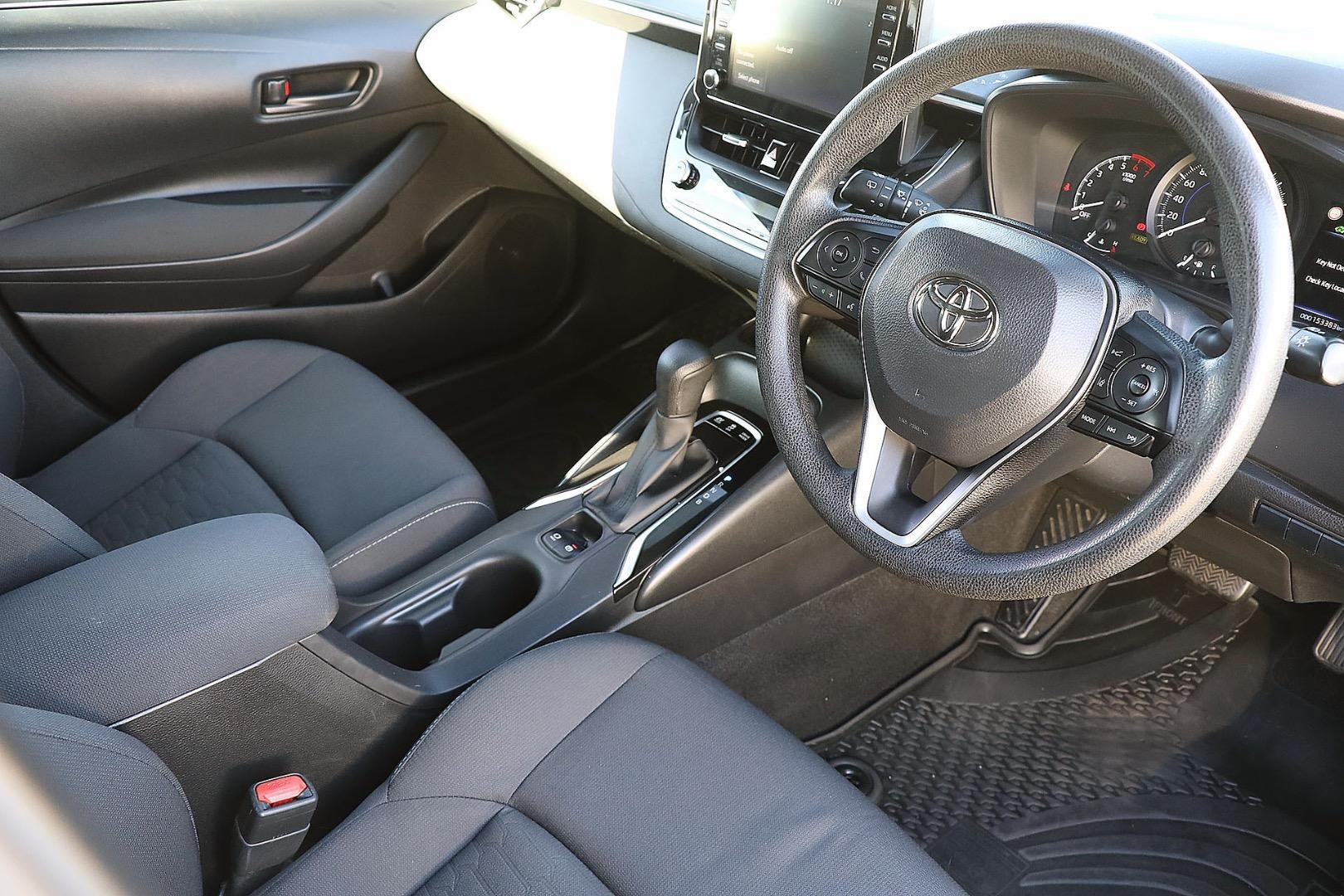 Toyota Corolla image 2