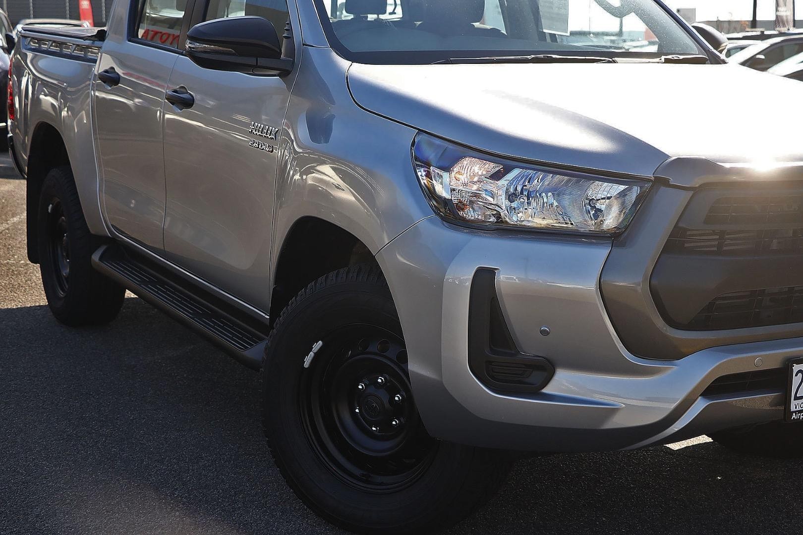 Toyota Hilux image 2