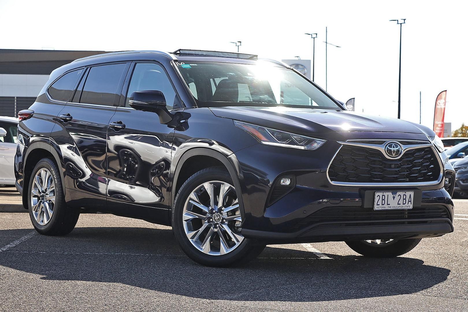 Toyota Kluger image 1