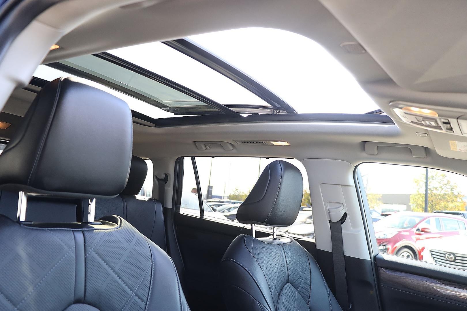 Toyota Kluger image 2