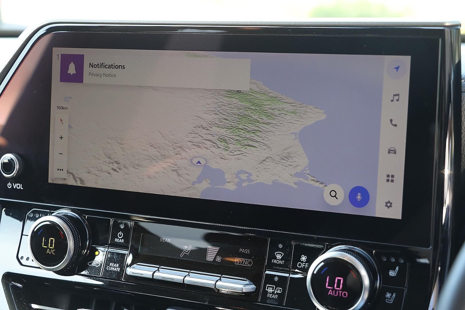 Toyota Kluger image 4