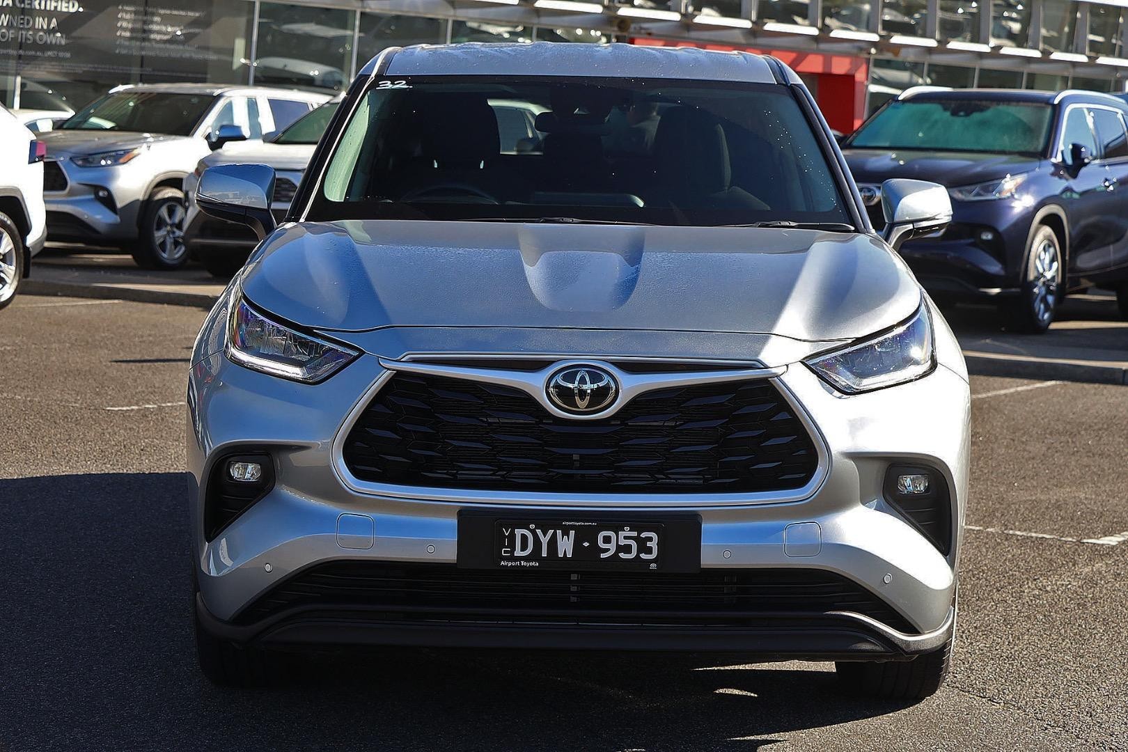 Toyota Kluger image 3