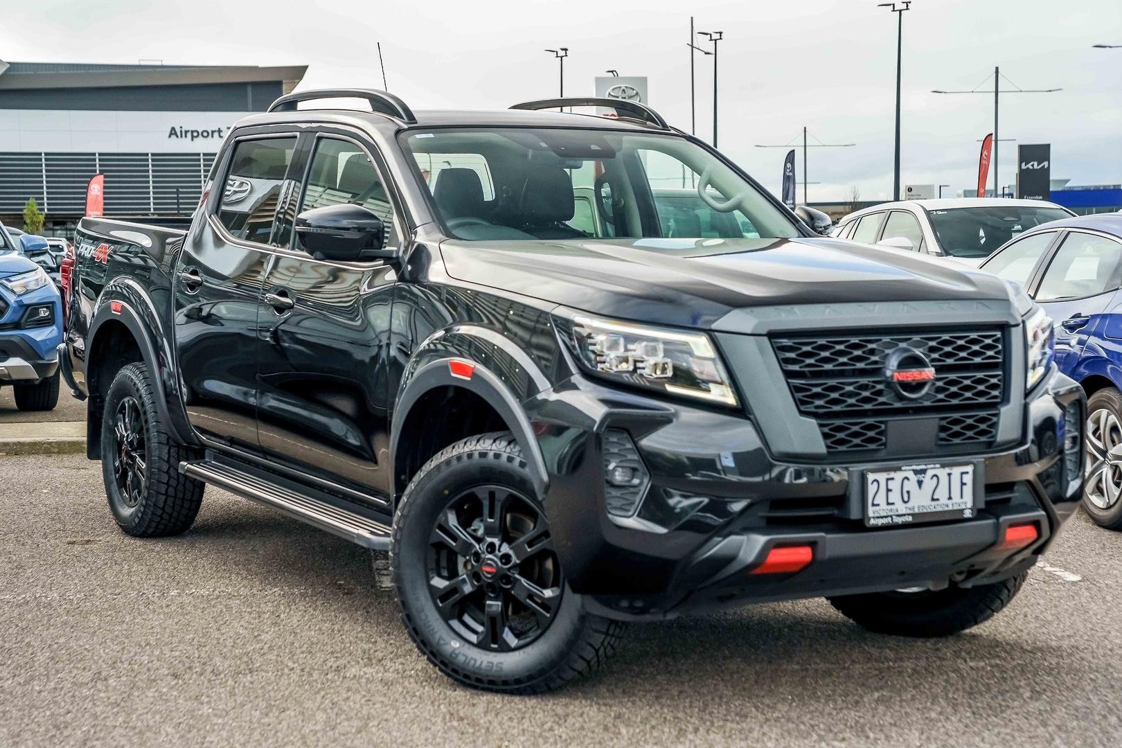 Nissan Navara image 1