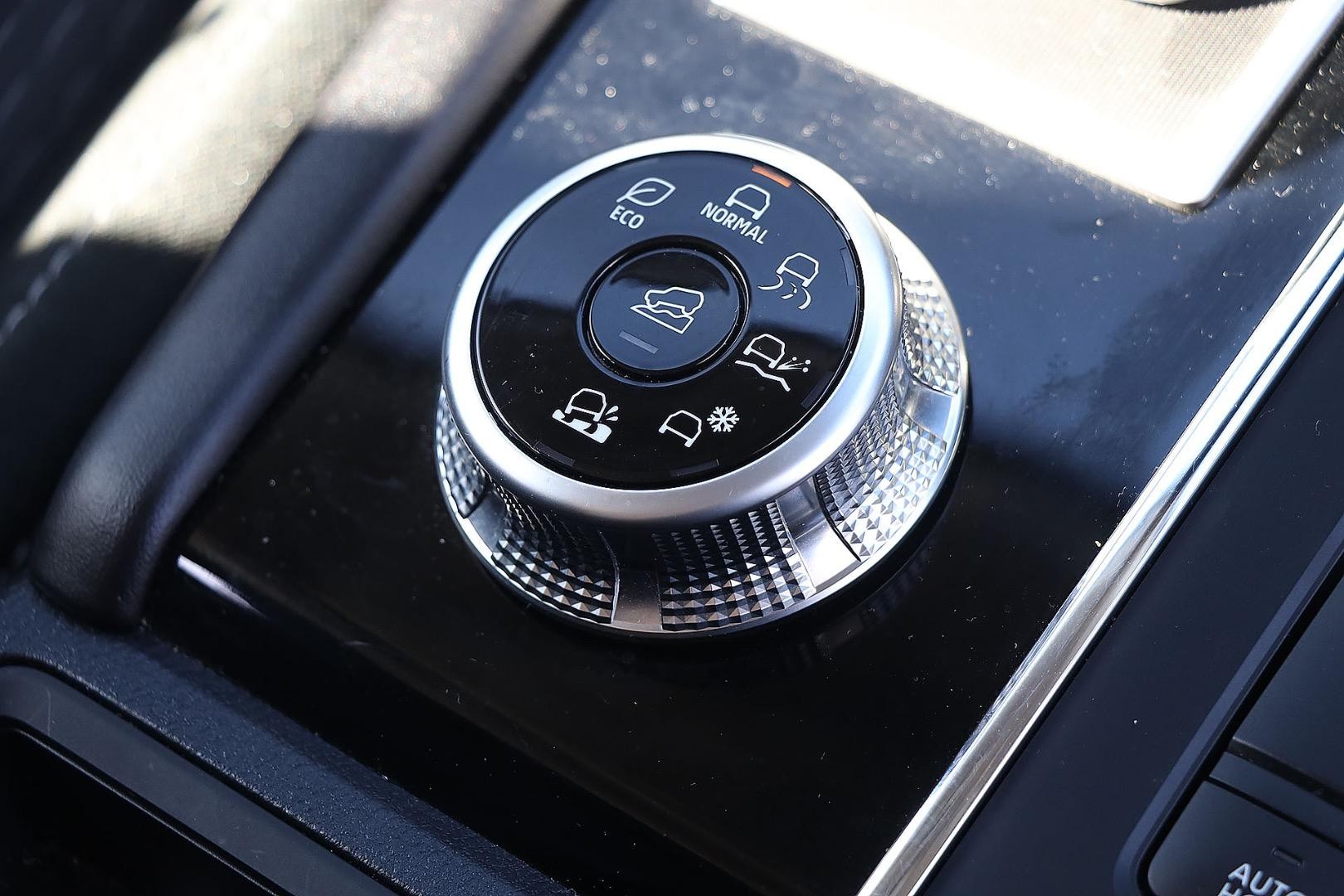 Mitsubishi Outlander image 3