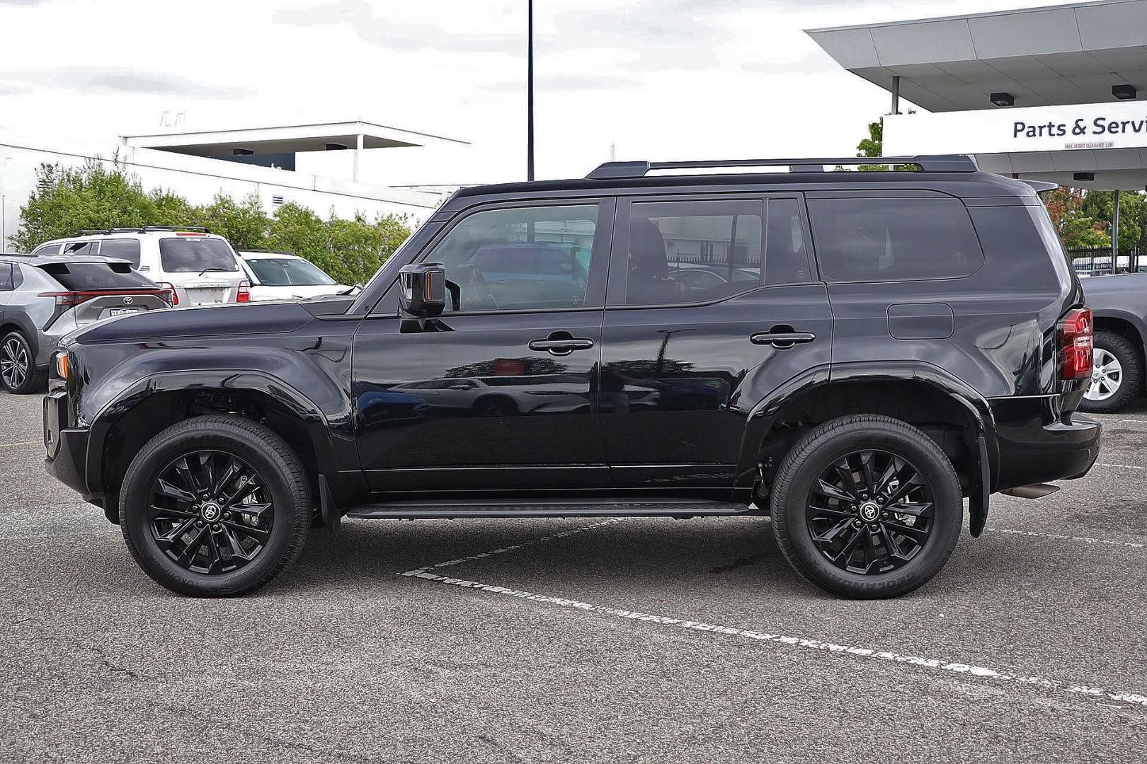 Toyota Landcruiser Prado image 4