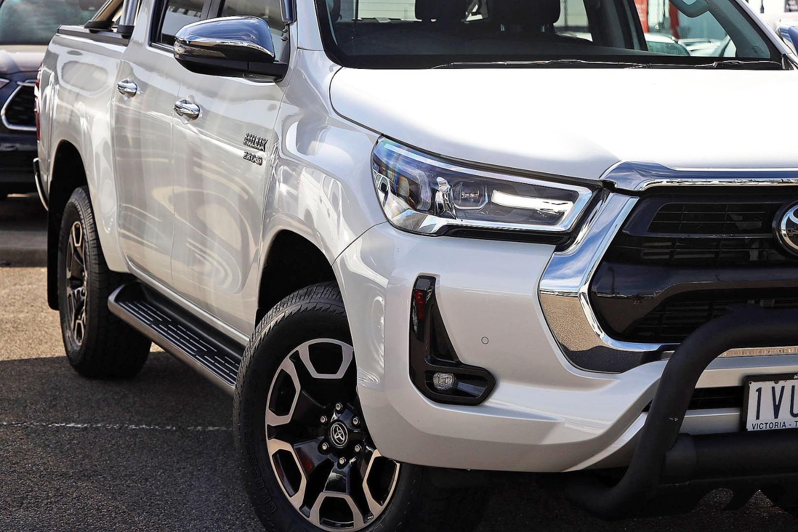 Toyota Hilux image 4