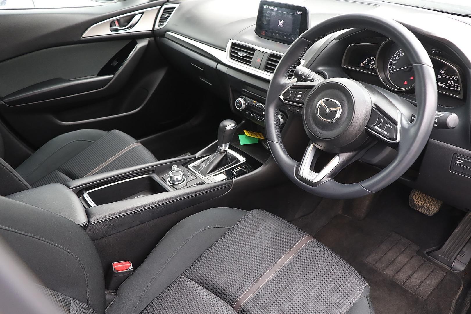 Mazda 3 image 3