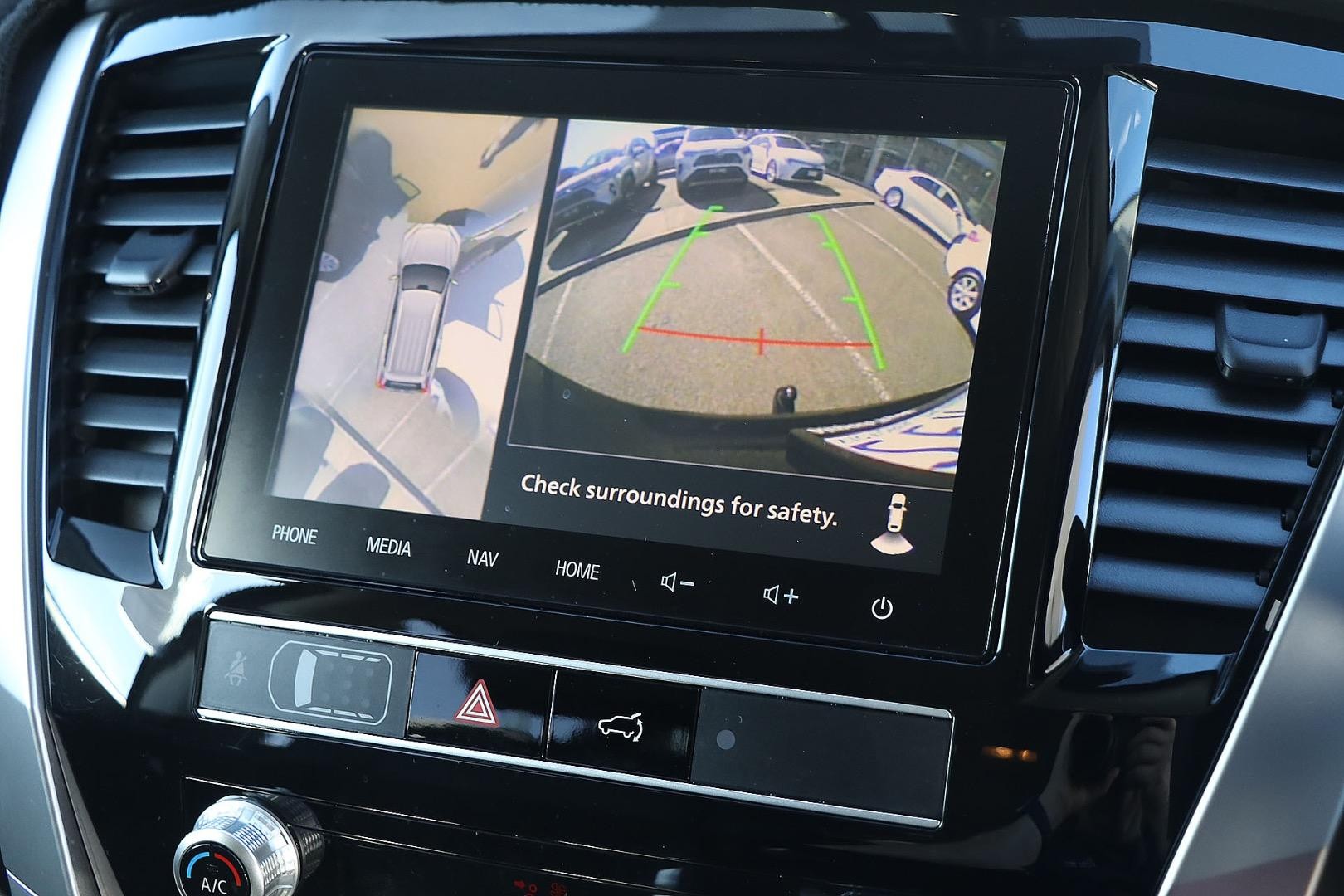 Mitsubishi Pajero Sport image 4