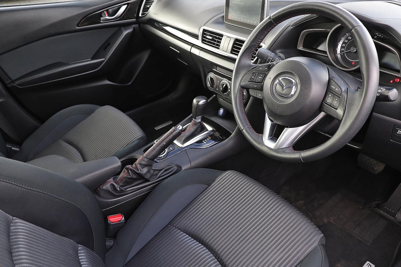 Mazda 3 image 2