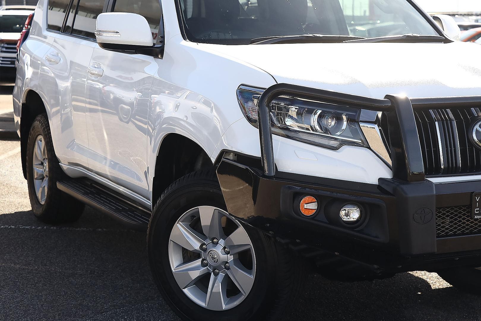Toyota Landcruiser Prado image 4
