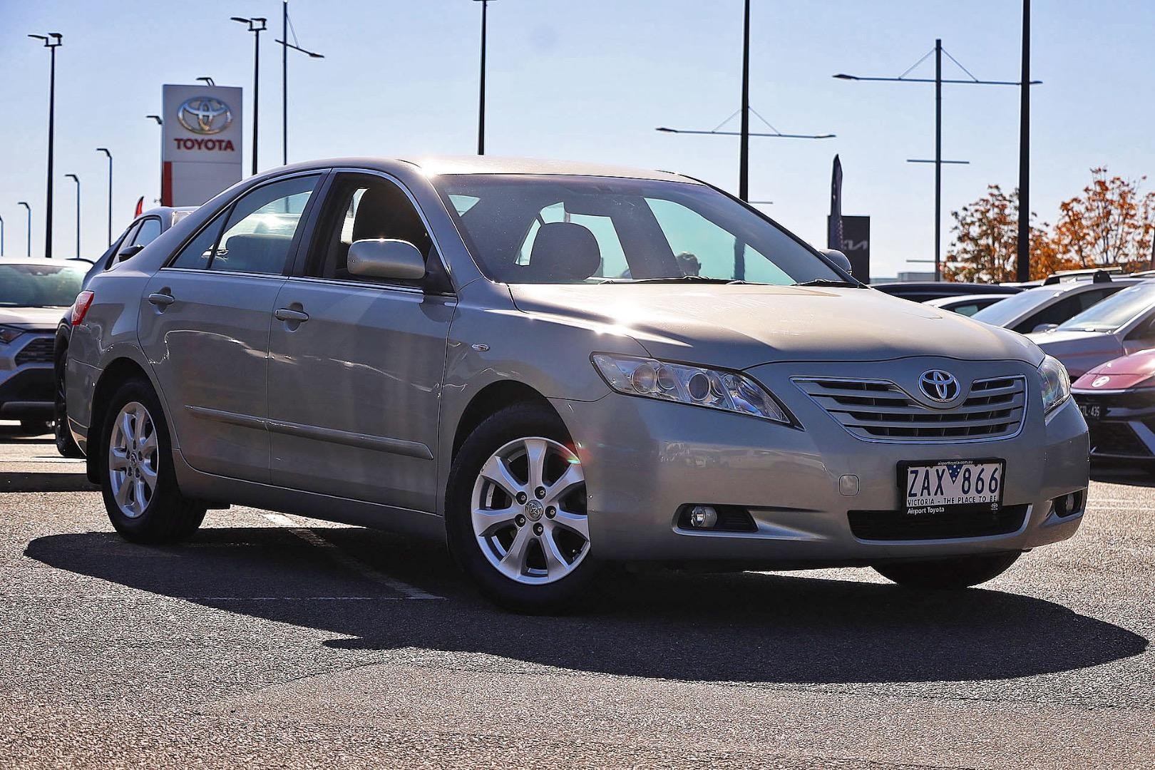 Toyota Camry image 1