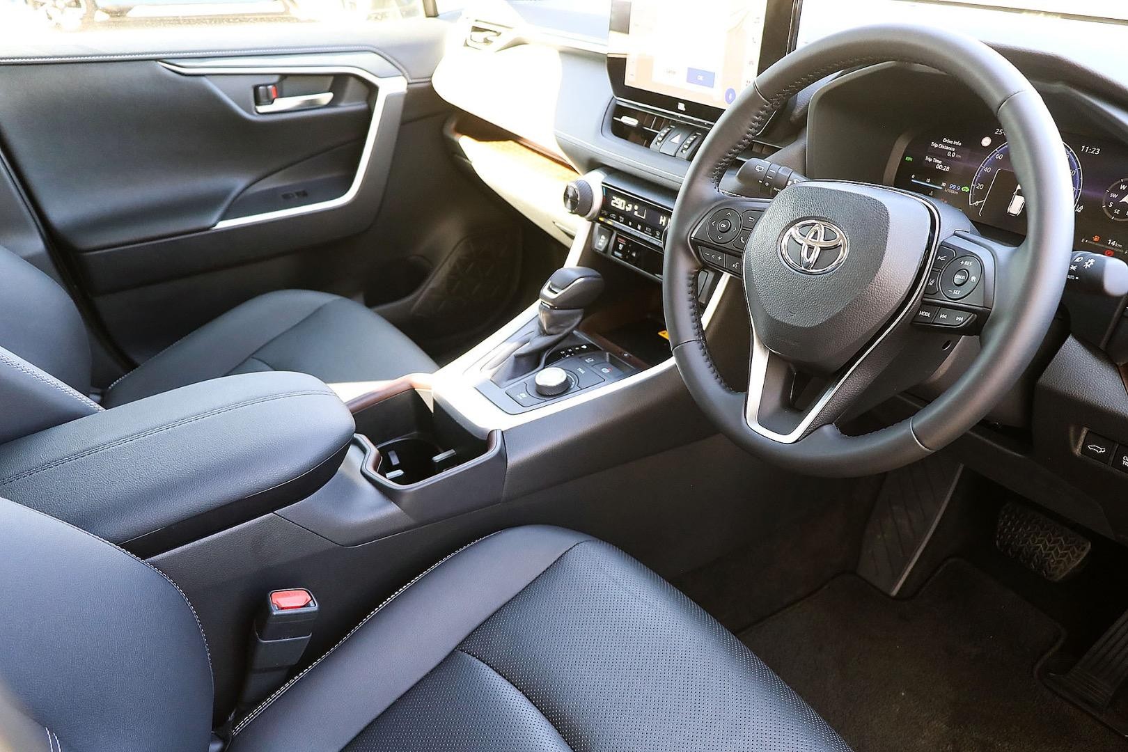 Toyota Rav4 image 2