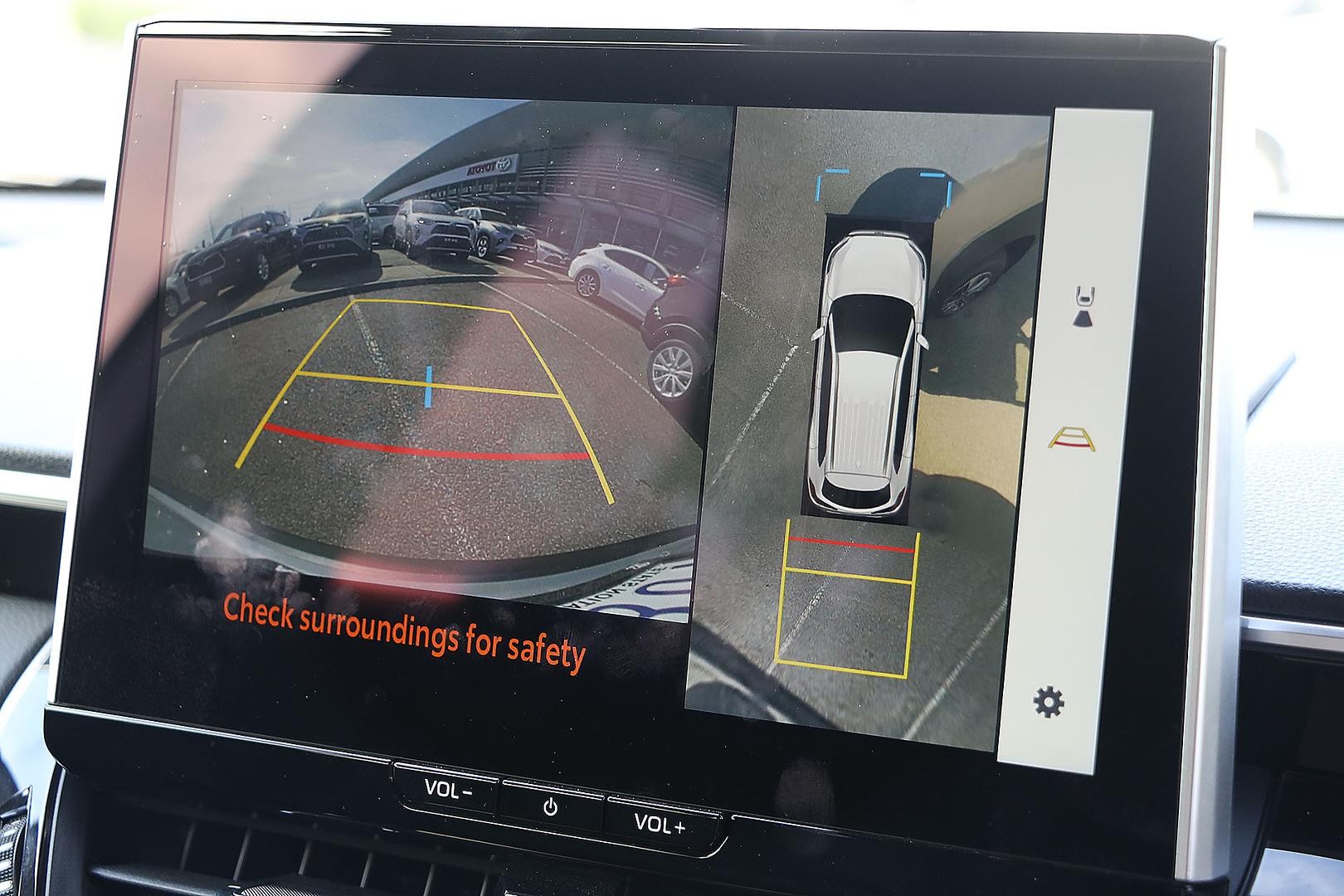 Toyota Corolla Cross image 3