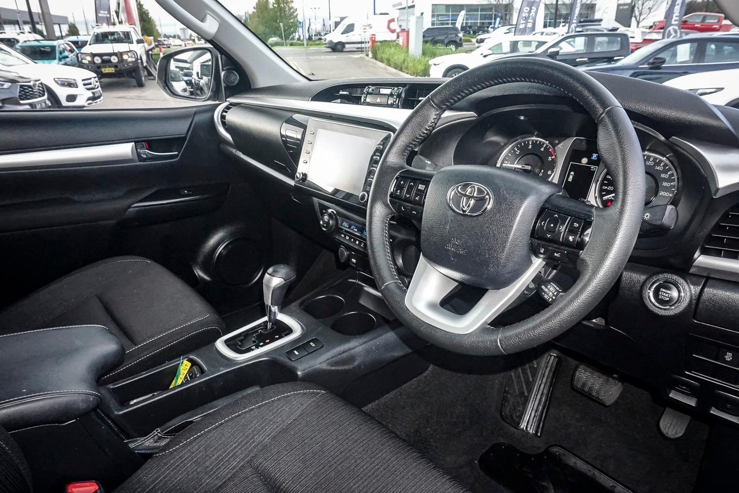 Toyota Hilux image 3