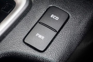 https://dvg-vehicle-assets.s3.amazonaws.com/81174/df97jwce8szk2d3lt81yfu4i0.jpg