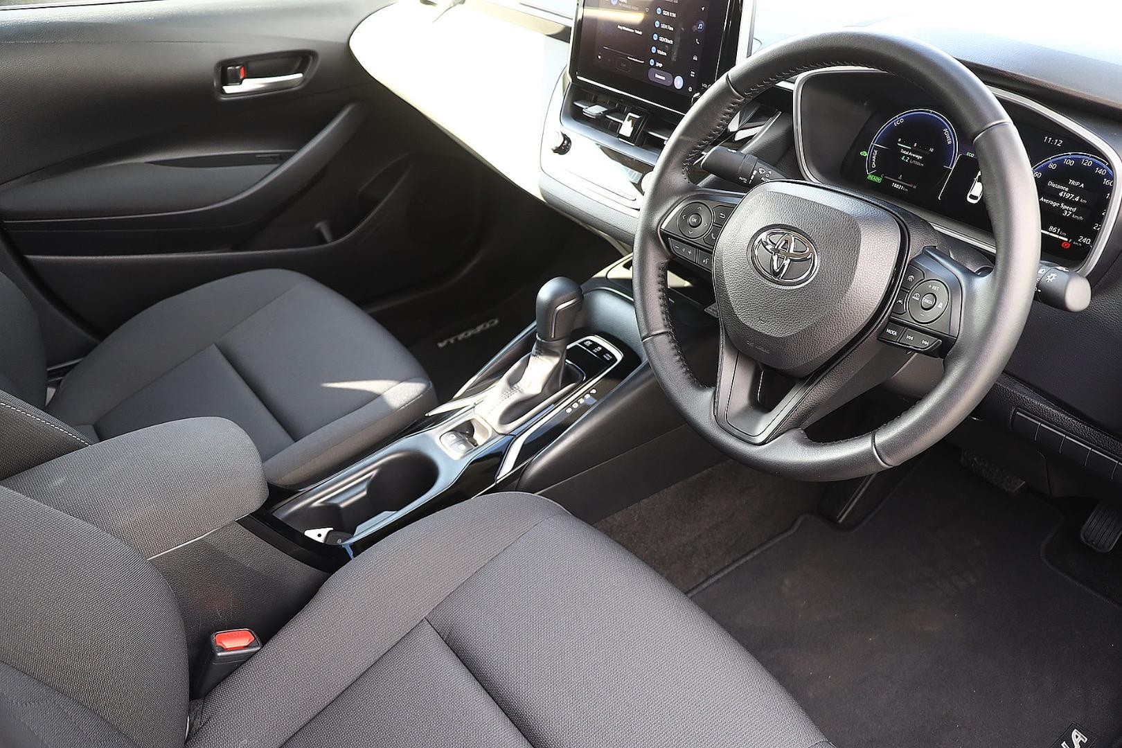 Toyota Corolla image 2