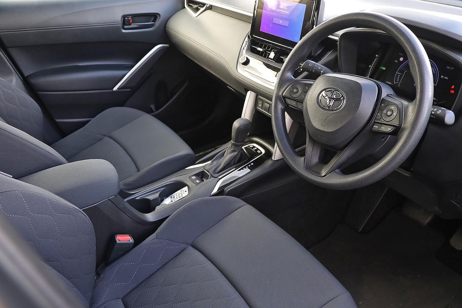 Toyota Corolla Cross image 3