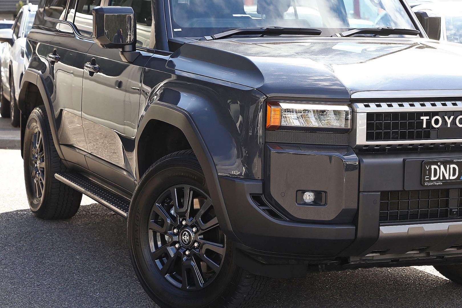 Toyota Landcruiser Prado image 4