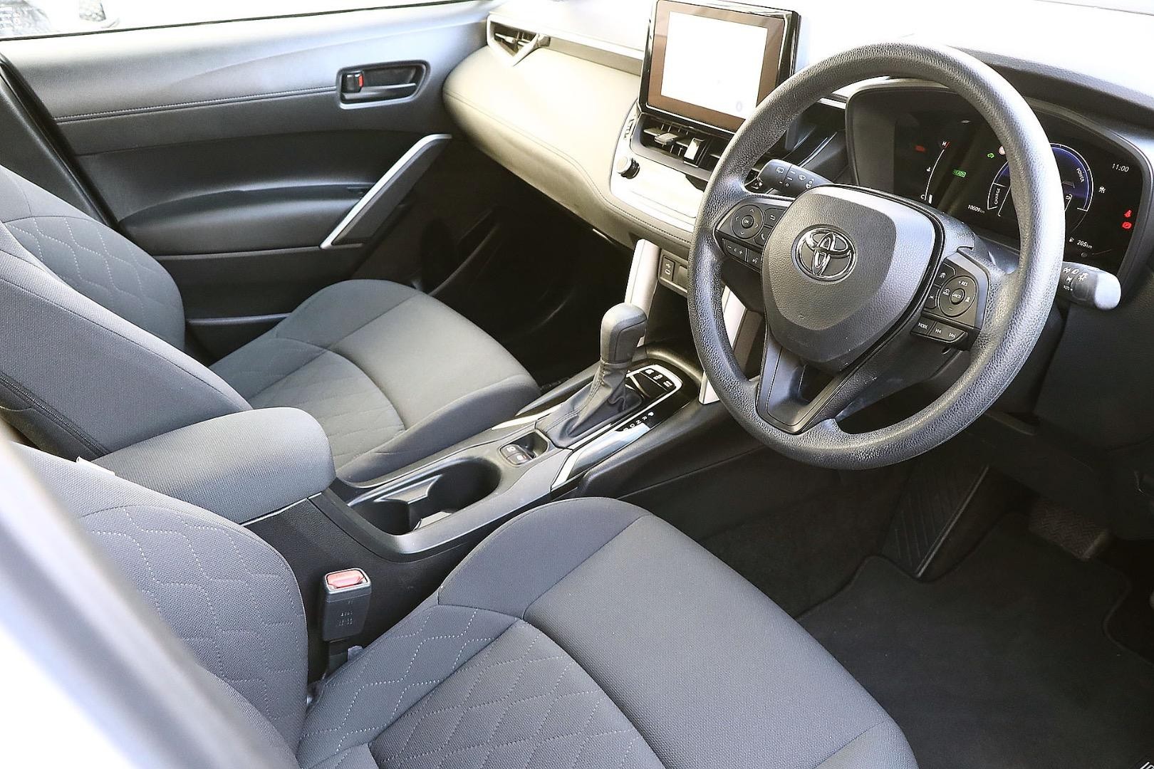 Toyota Corolla Cross image 2
