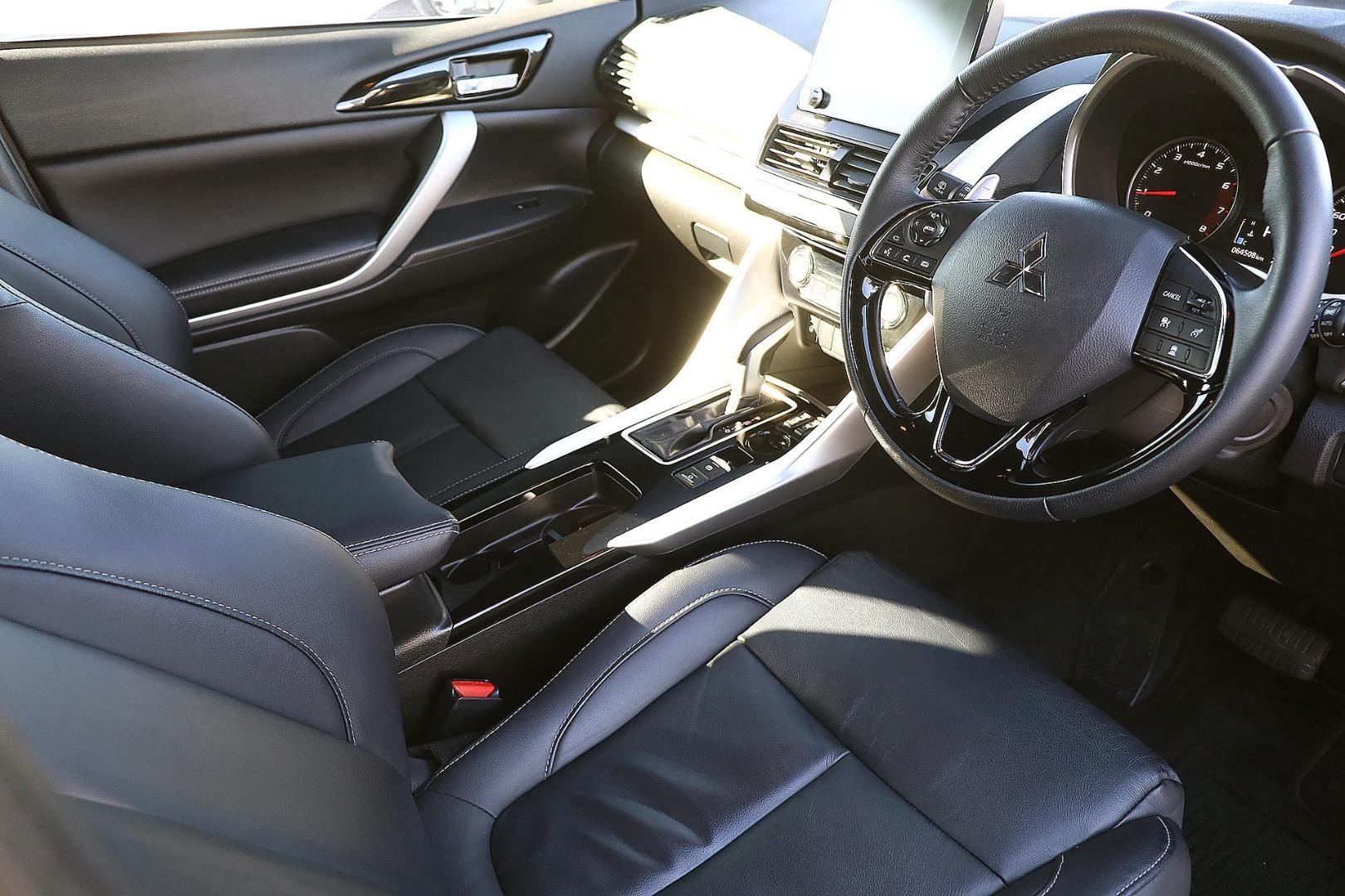Mitsubishi Eclipse Cross image 2