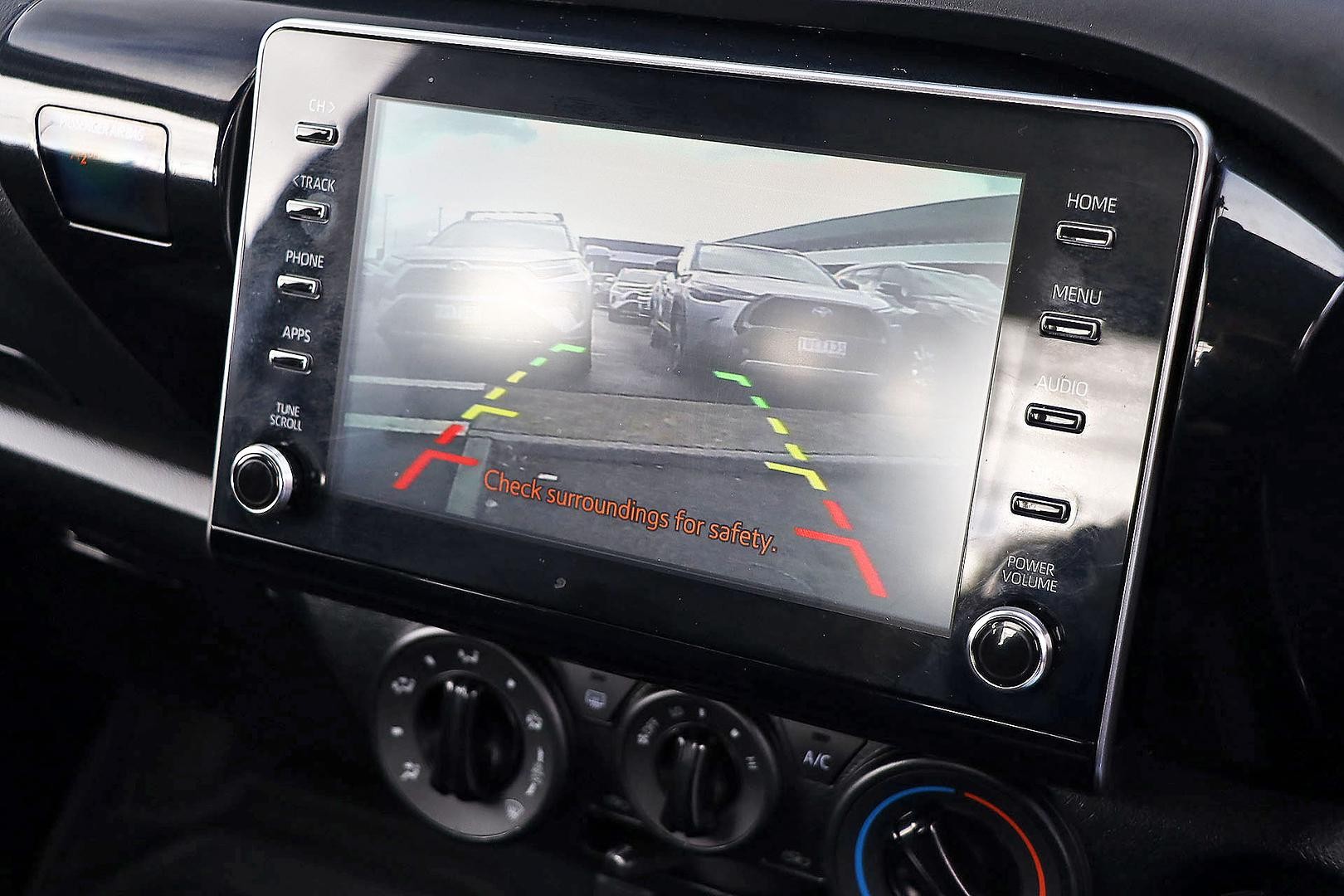 Toyota Hilux image 3