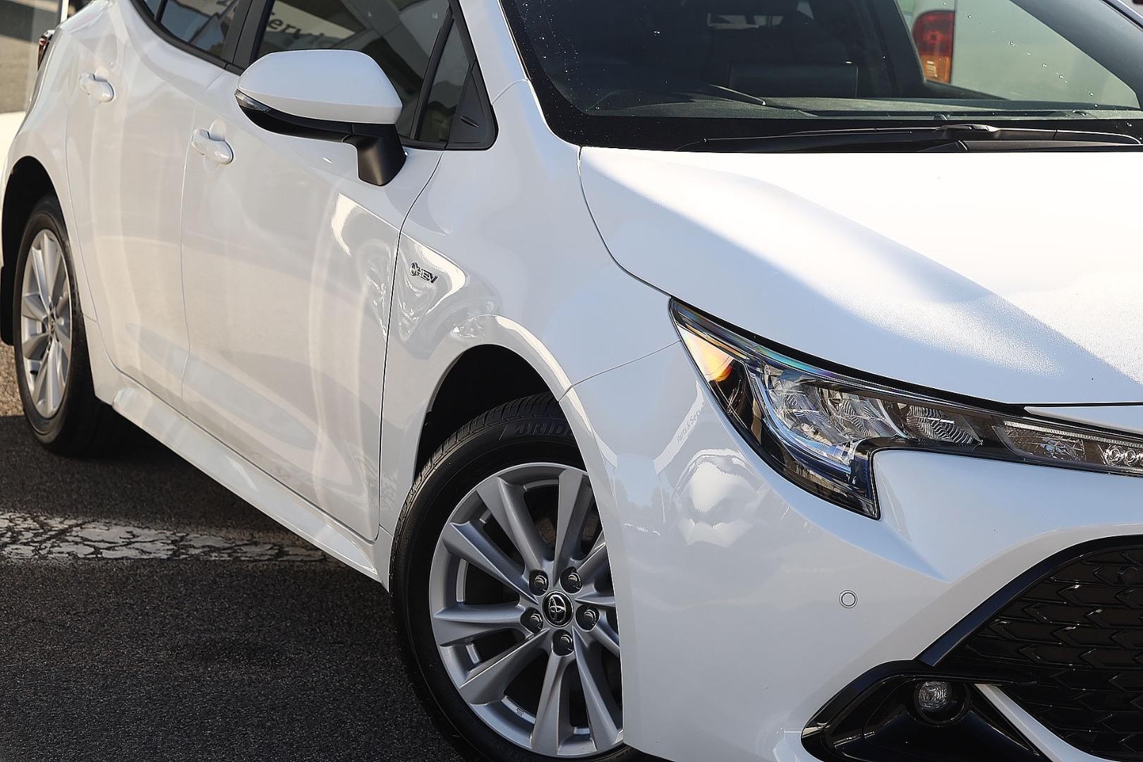 Toyota Corolla image 2