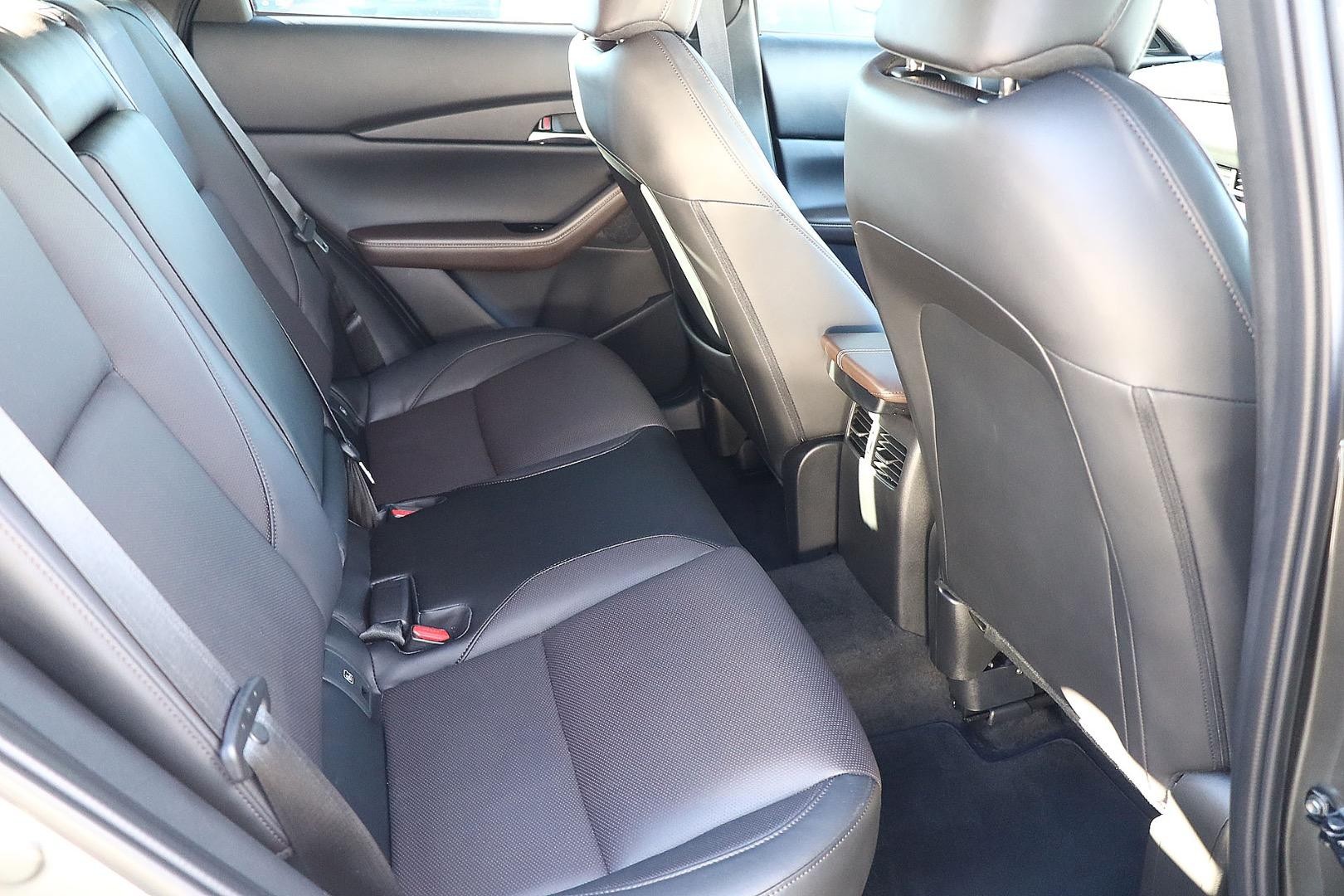 Mazda Cx-30 image 2