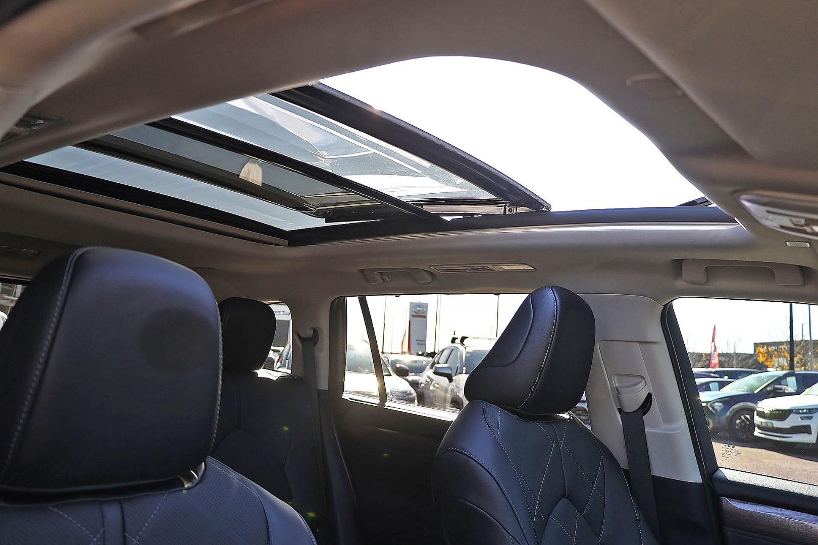 Toyota Kluger image 2