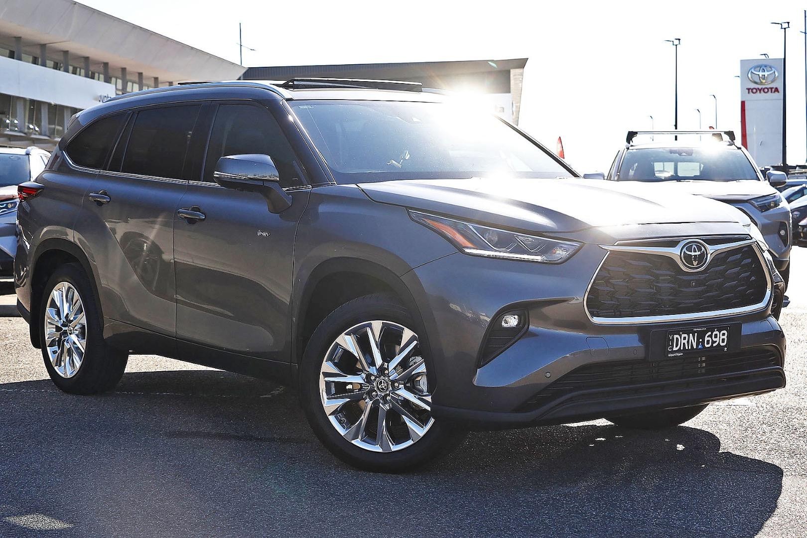 Toyota Kluger image 1