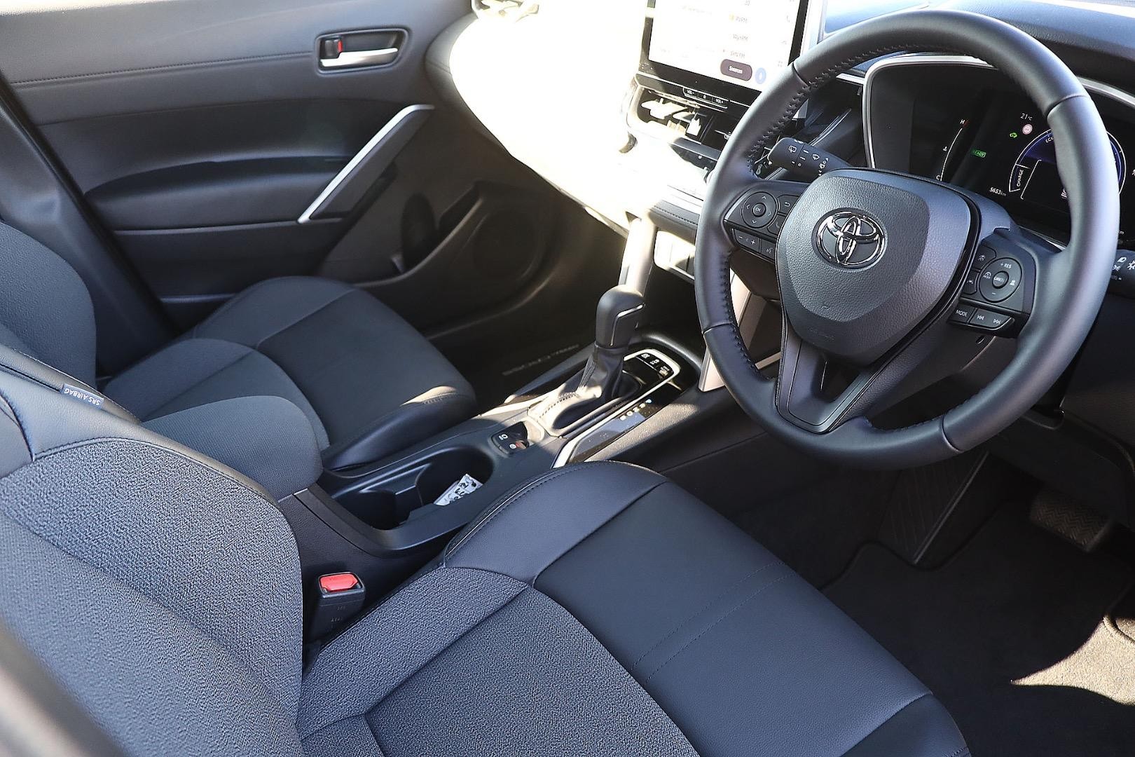 Toyota Corolla Cross image 2