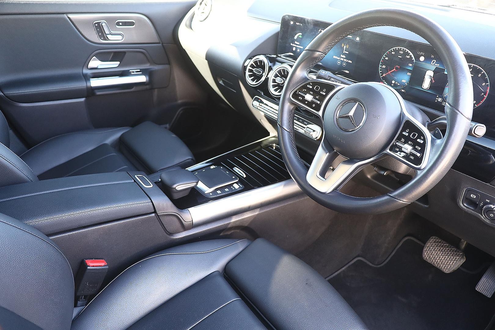 Mercedes Benz Gla-class image 2
