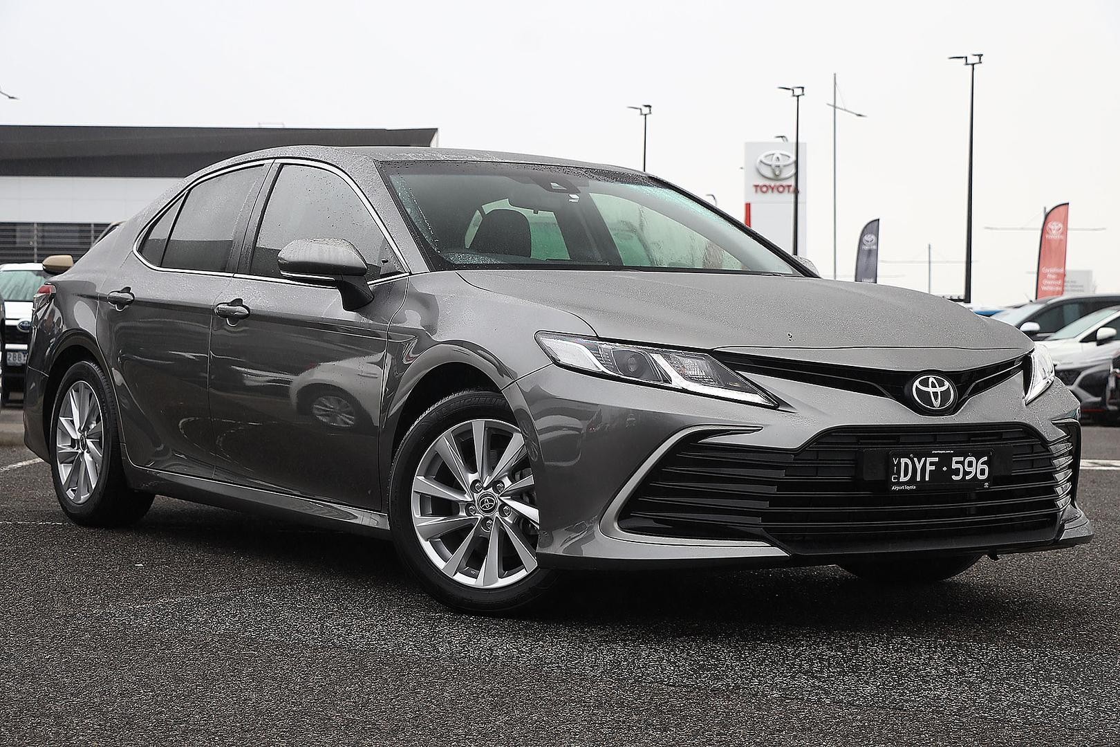 Toyota Camry image 1