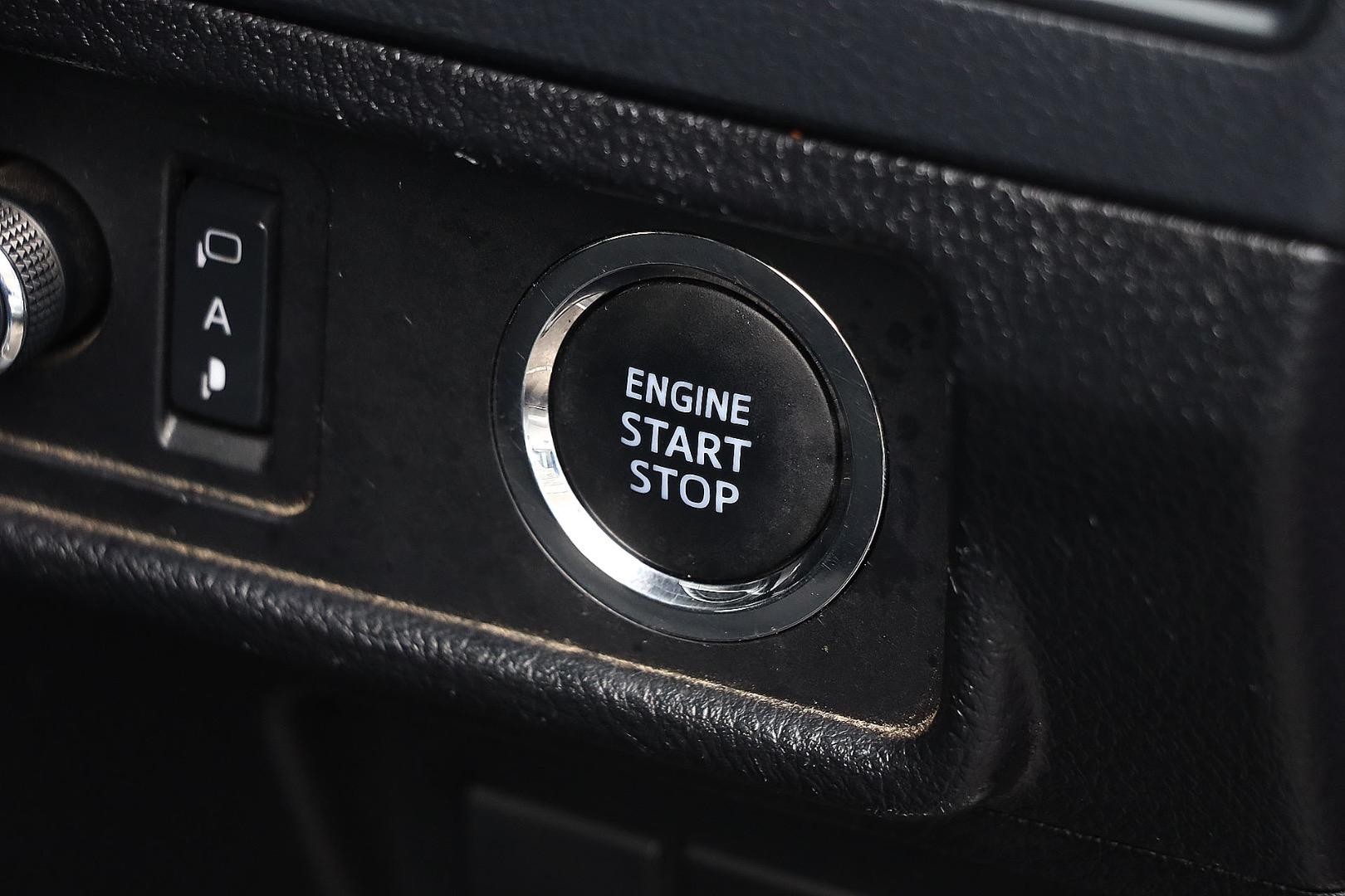 Toyota Landcruiser Prado image 3