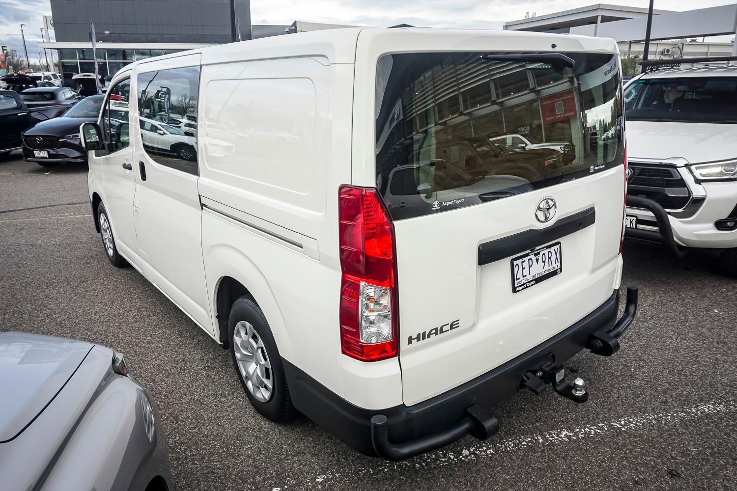 Toyota Hiace image 4