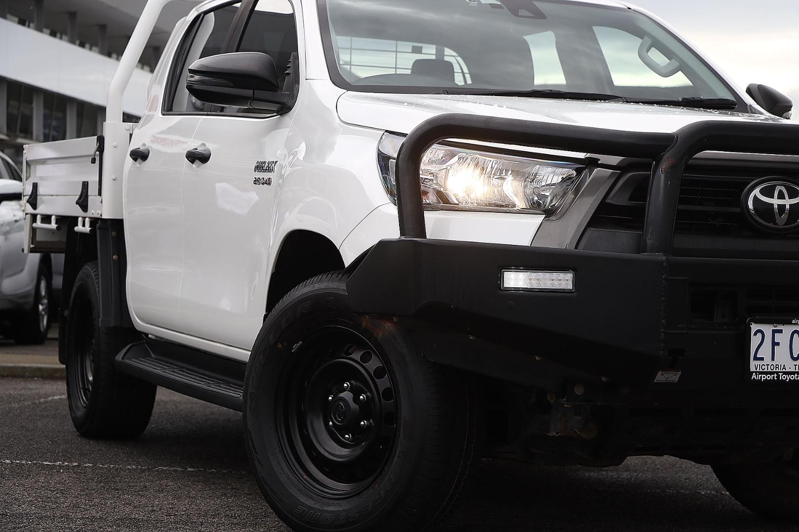 Toyota Hilux image 4