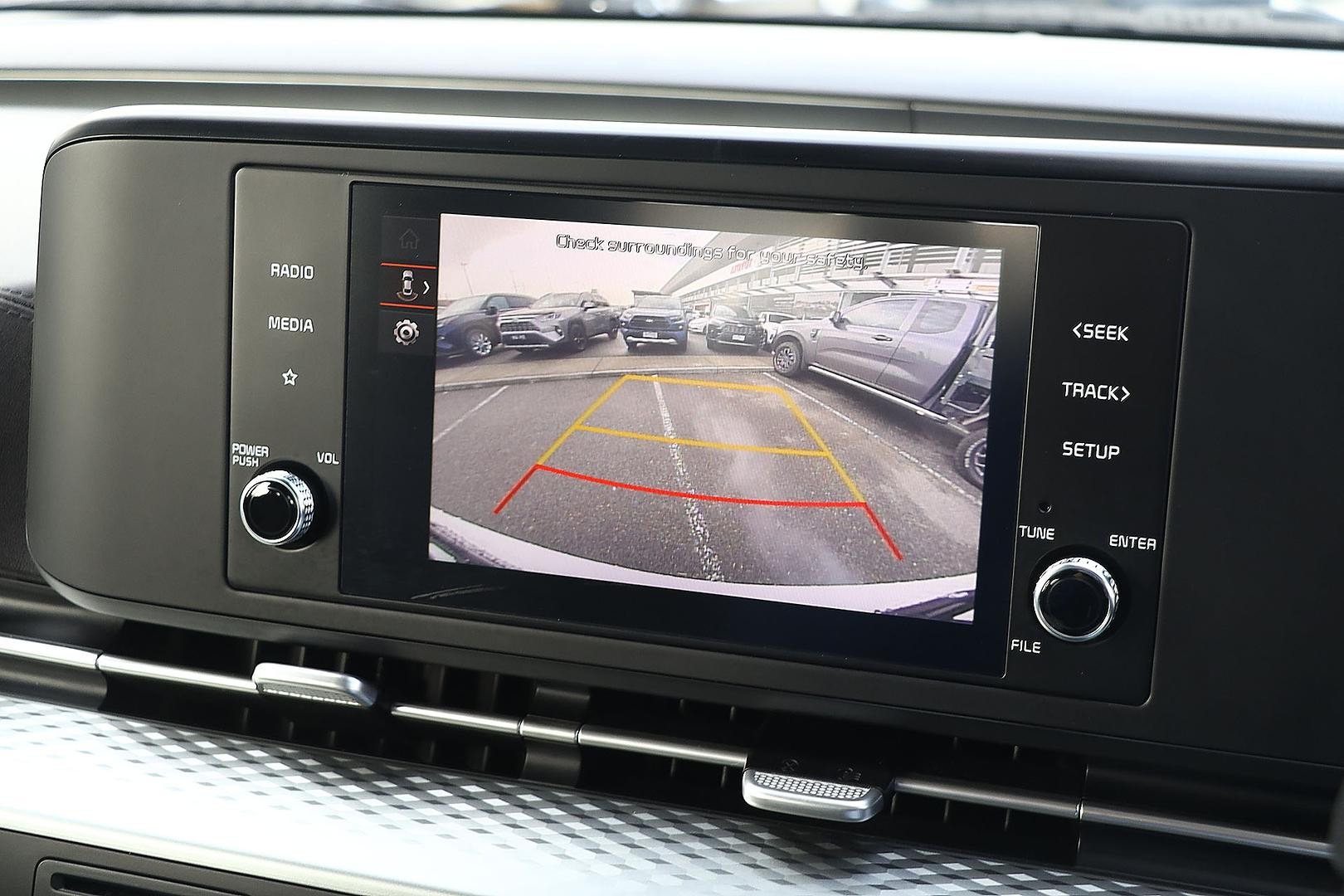 Kia Carnival image 3