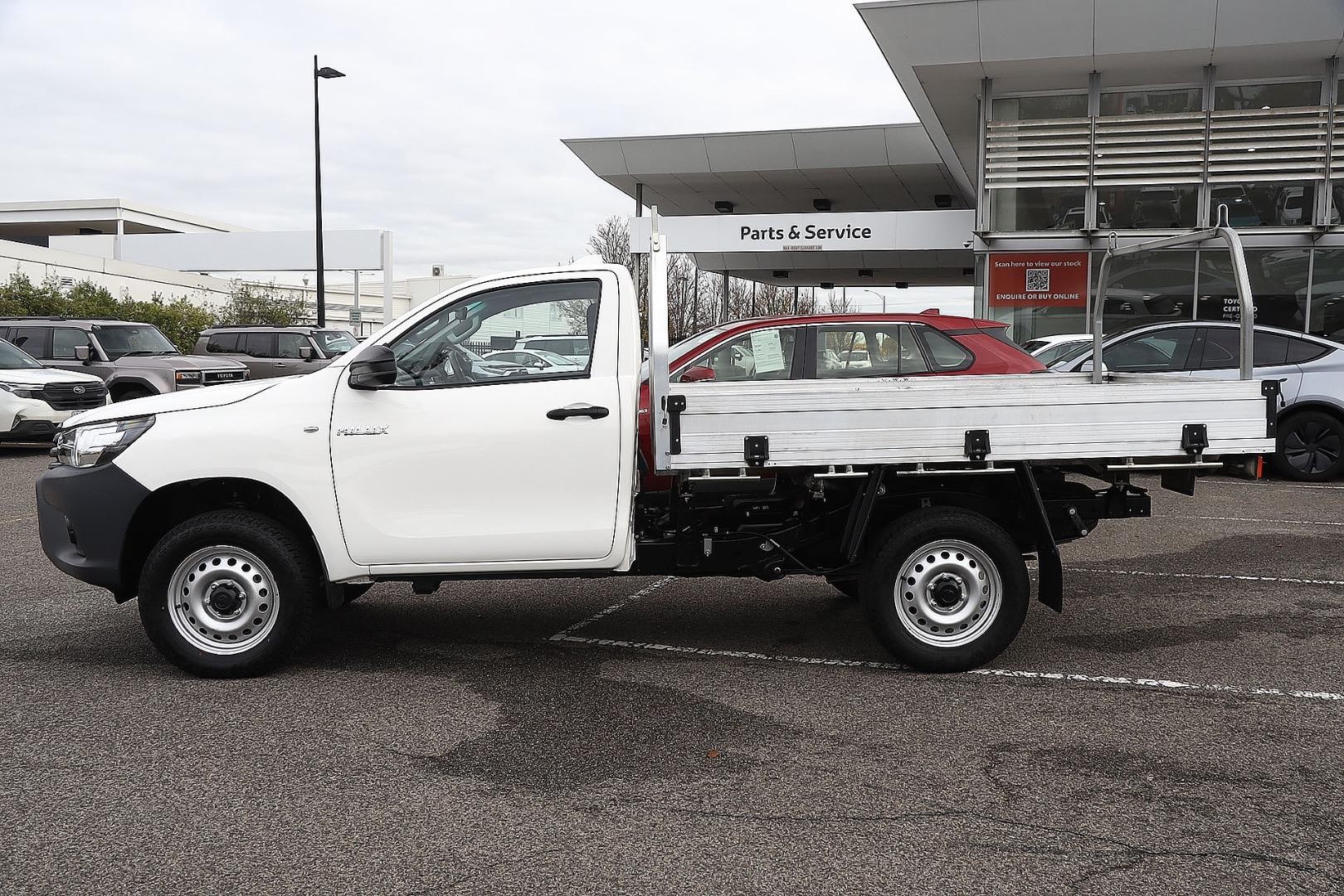Toyota Hilux image 4