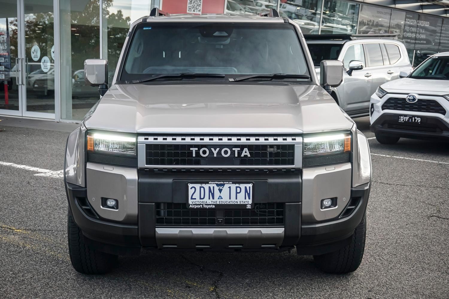Toyota Landcruiser Prado image 3