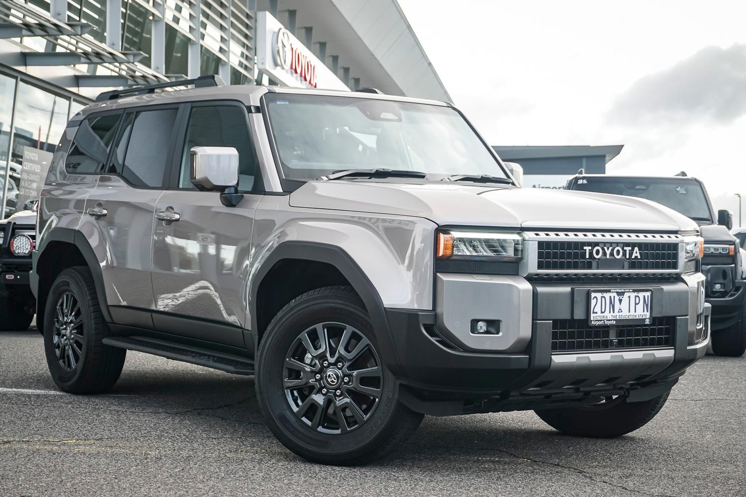 Toyota Landcruiser Prado image 1