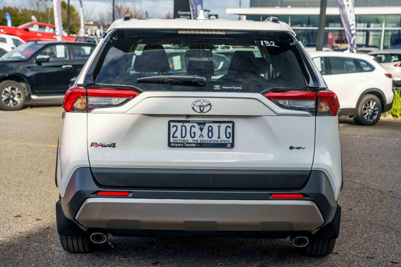 Toyota Landcruiser Prado image 4