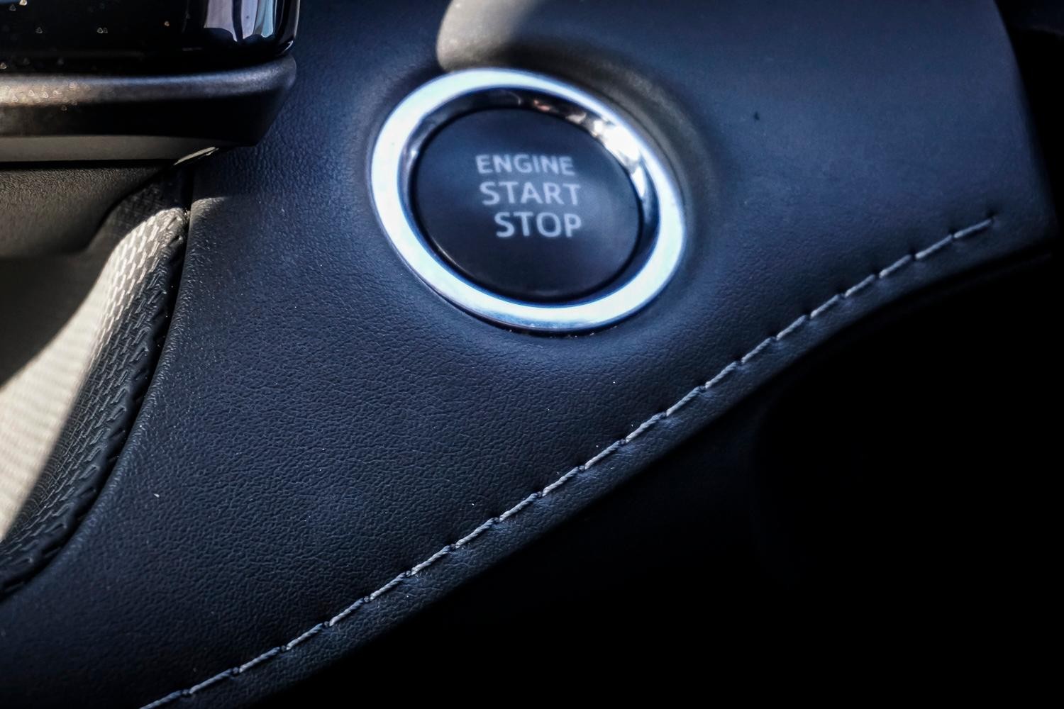 Toyota Kluger image 3