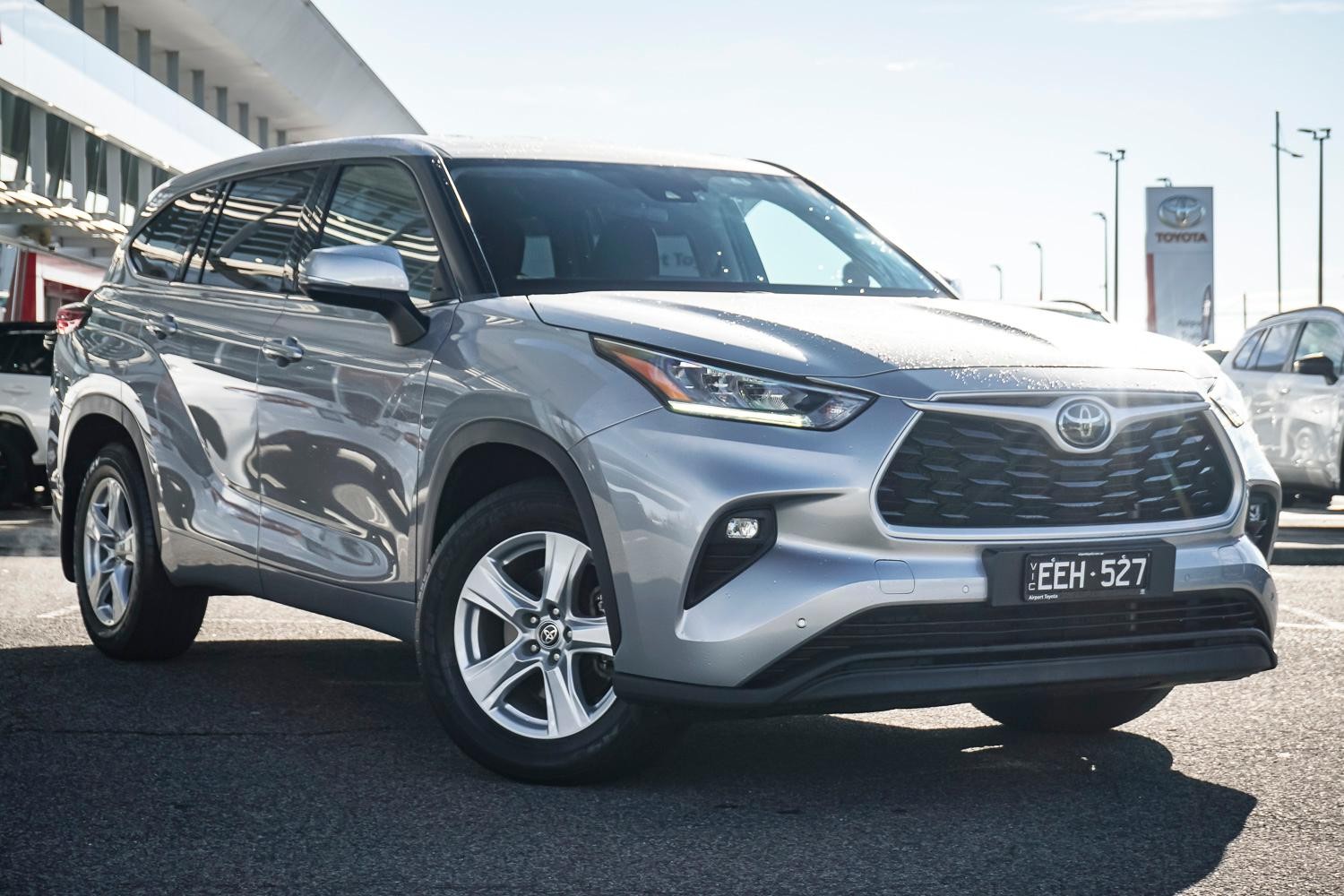 Toyota Kluger image 1