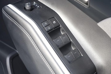 https://dvg-vehicle-assets.s3.amazonaws.com/81329/f2ezopm02wtw22qn42x8j3x02.jpg